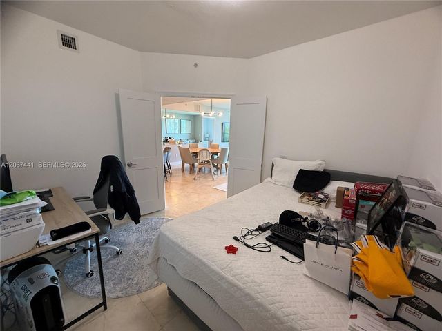 15051 Royal Oaks Lane 1104, North Miami, FL 33181