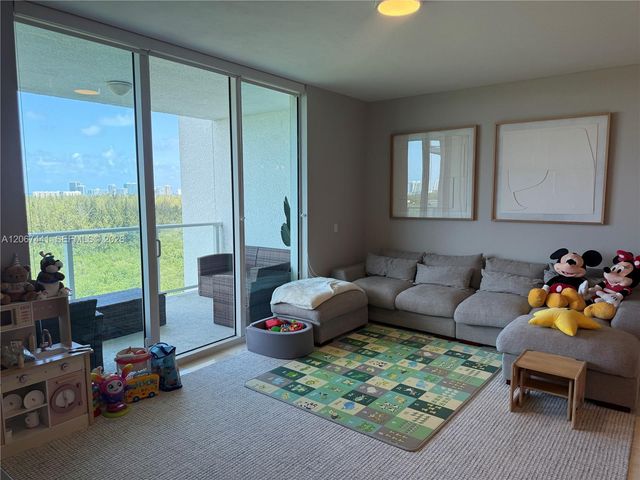 15051 Royal Oaks Lane 1104, North Miami, FL 33181
