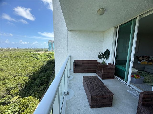 15051 Royal Oaks Lane 1104, North Miami, FL 33181