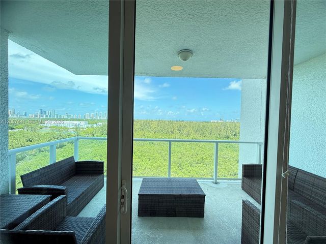 15051 Royal Oaks Lane 1104, North Miami, FL 33181
