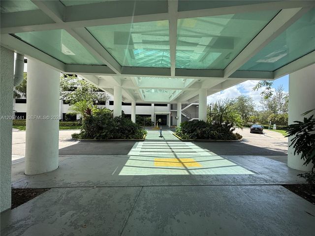 15051 Royal Oaks Lane 1104, North Miami, FL 33181