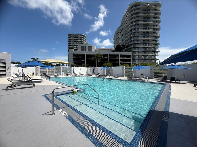 15051 Royal Oaks Lane 1104, North Miami, FL 33181