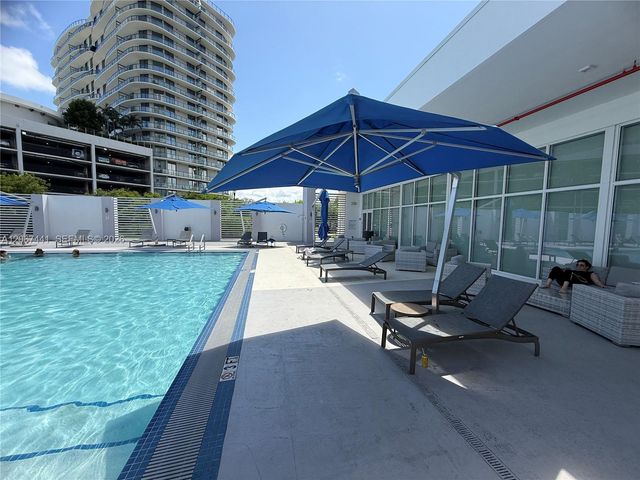 15051 Royal Oaks Lane 1104, North Miami, FL 33181