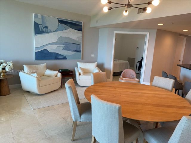 15051 Royal Oaks Lane 1104, North Miami, FL 33181