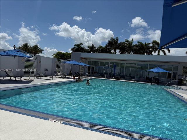 15051 Royal Oaks Lane 1104, North Miami, FL 33181