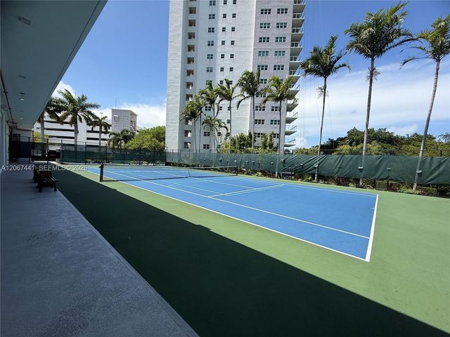 15051 Royal Oaks Lane 1104, North Miami, FL 33181