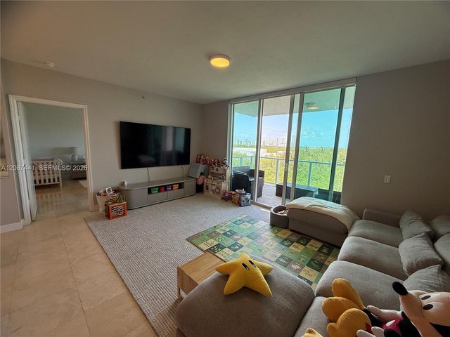 15051 Royal Oaks Lane 1104, North Miami, FL 33181