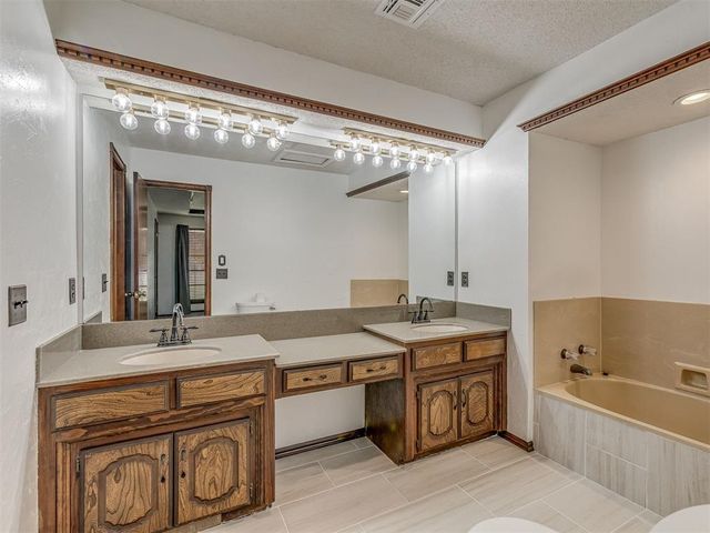 708 SW 104th Place, Oklahoma City, OK 73139