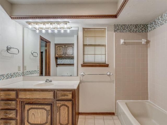 708 SW 104th Place, Oklahoma City, OK 73139