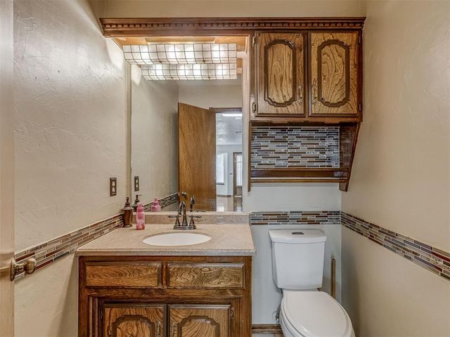 708 SW 104th Place, Oklahoma City, OK 73139