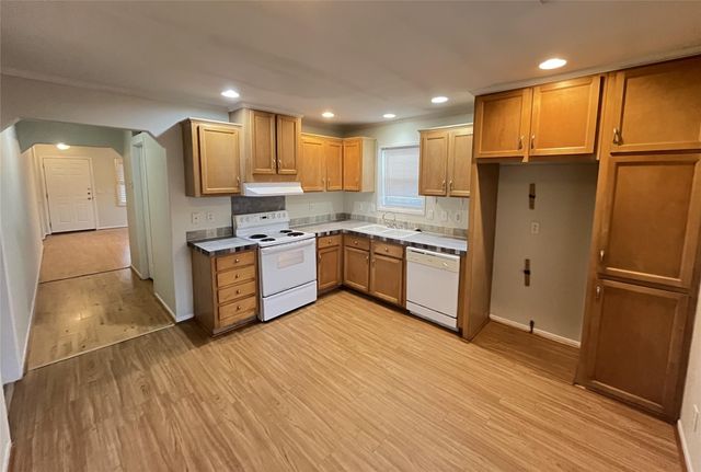 10214 Berrybriar Lane, Tomball, TX 77375