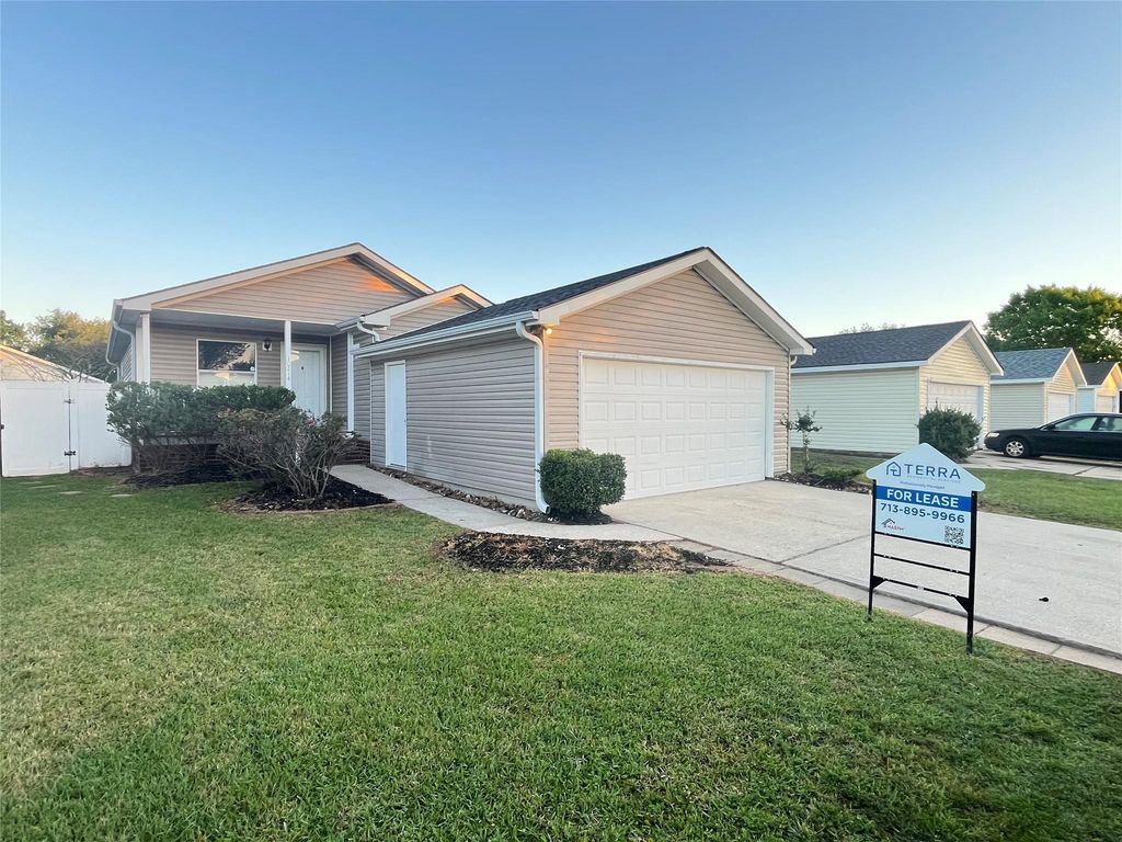 10214 Berrybriar Lane, Tomball, TX 77375