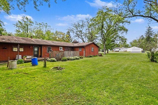 8223 Forest Beach Road, Watervliet, MI 49098