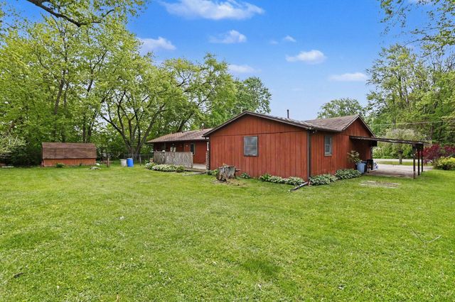 8223 Forest Beach Road, Watervliet, MI 49098