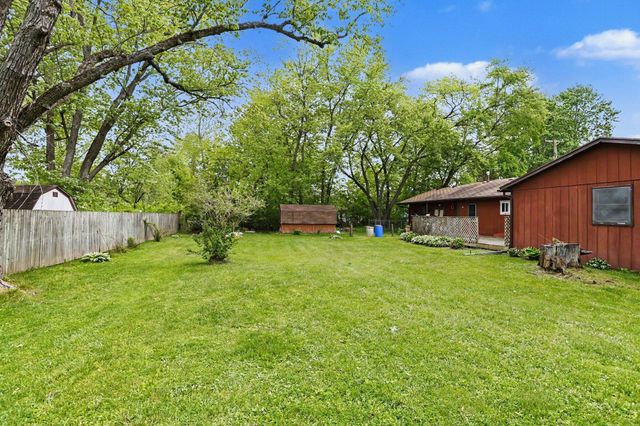 8223 Forest Beach Road, Watervliet, MI 49098