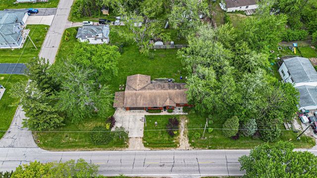 8223 Forest Beach Road, Watervliet, MI 49098
