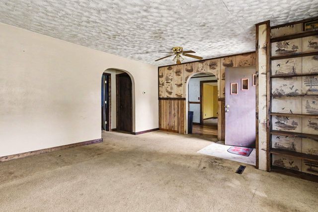 8223 Forest Beach Road, Watervliet, MI 49098