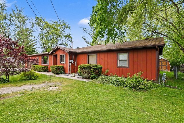 8223 Forest Beach Road, Watervliet, MI 49098