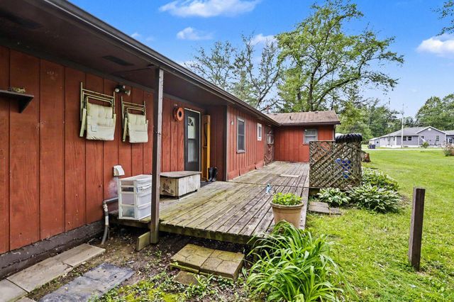 8223 Forest Beach Road, Watervliet, MI 49098