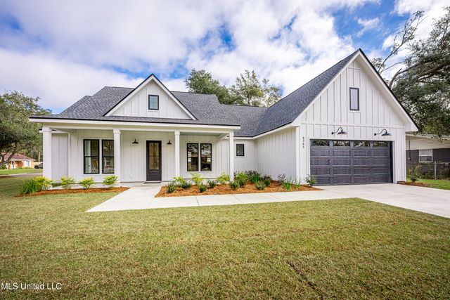 6345 Langland Drive, Ocean Springs, MS 39564