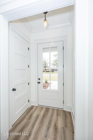 6345 Langland Drive, Ocean Springs, MS 39564