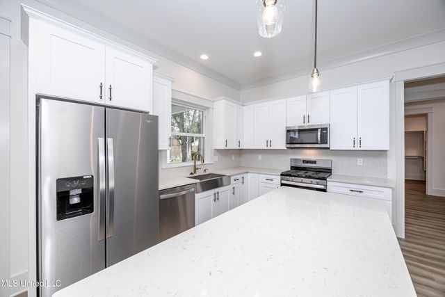 6345 Langland Drive, Ocean Springs, MS 39564