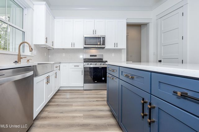 6345 Langland Drive, Ocean Springs, MS 39564