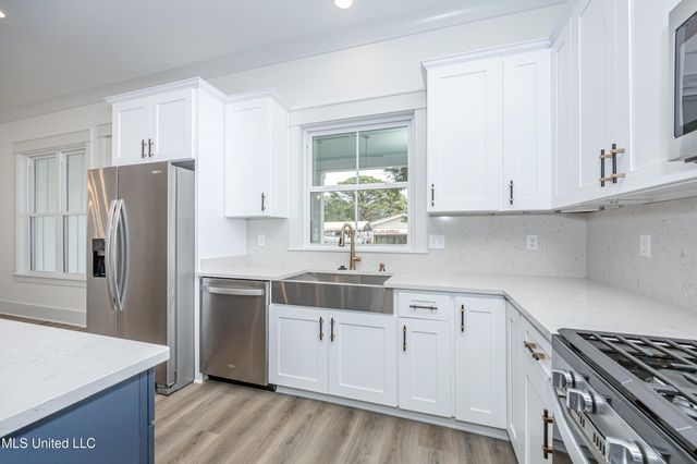 6345 Langland Drive, Ocean Springs, MS 39564