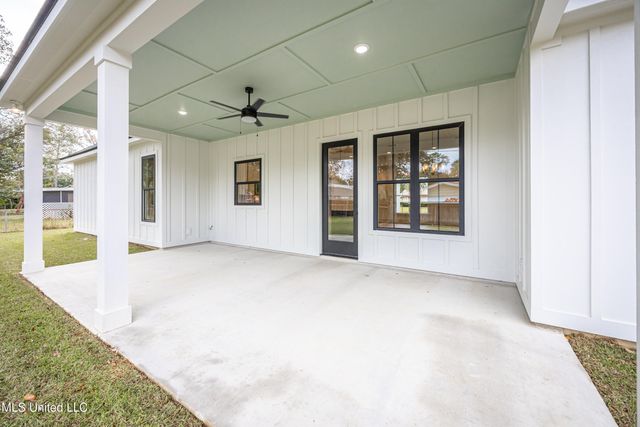 6345 Langland Drive, Ocean Springs, MS 39564