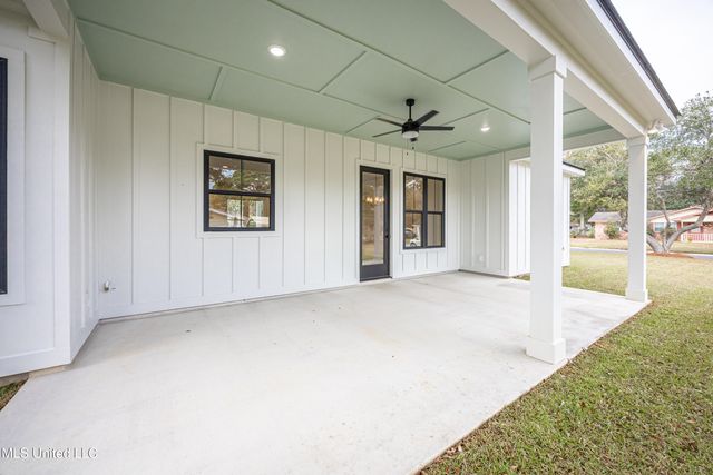 6345 Langland Drive, Ocean Springs, MS 39564