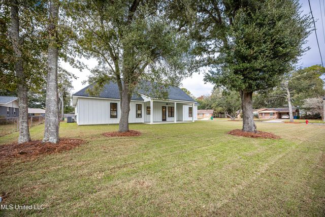 6345 Langland Drive, Ocean Springs, MS 39564