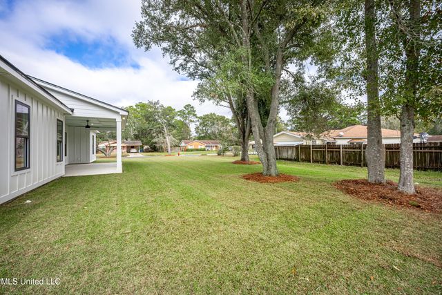 6345 Langland Drive, Ocean Springs, MS 39564