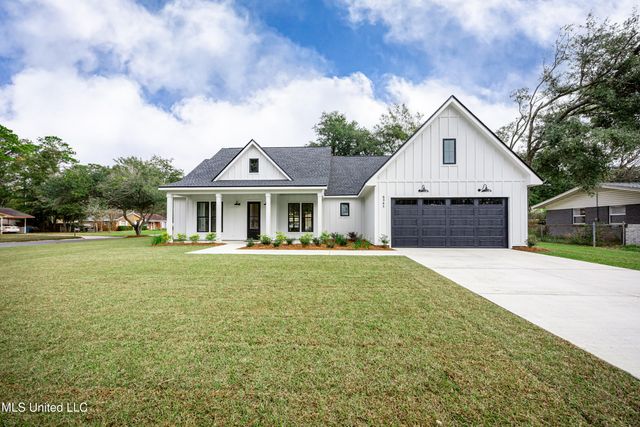6345 Langland Drive, Ocean Springs, MS 39564