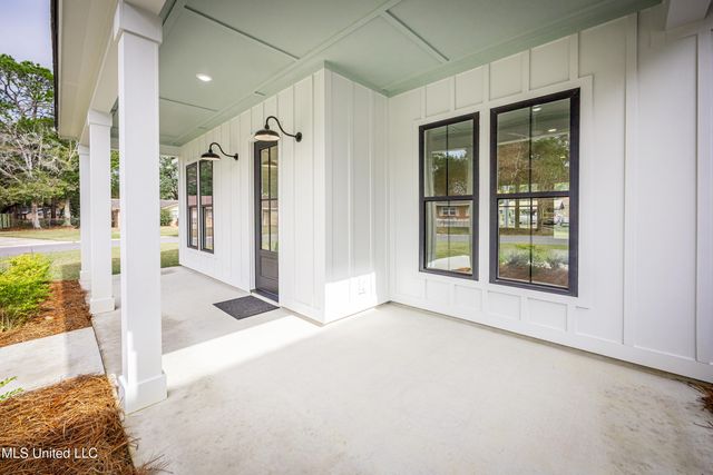 6345 Langland Drive, Ocean Springs, MS 39564