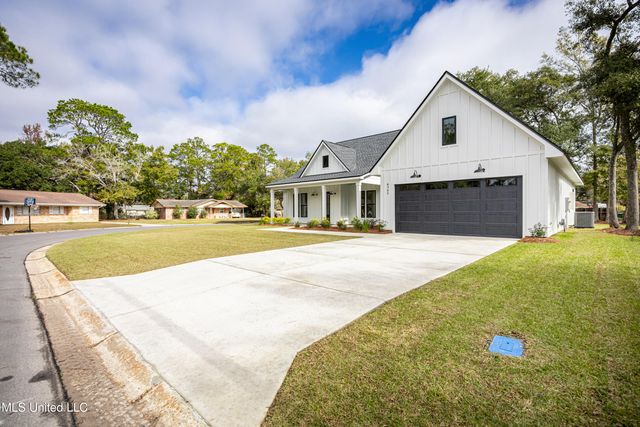 6345 Langland Drive, Ocean Springs, MS 39564