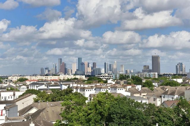 6400 Washington Street Avenue 323, Houston, TX 77007