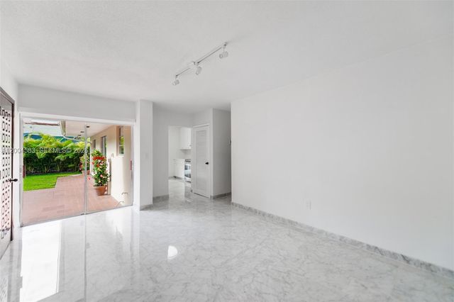 1101 Capri St, Coral Gables, FL 33134