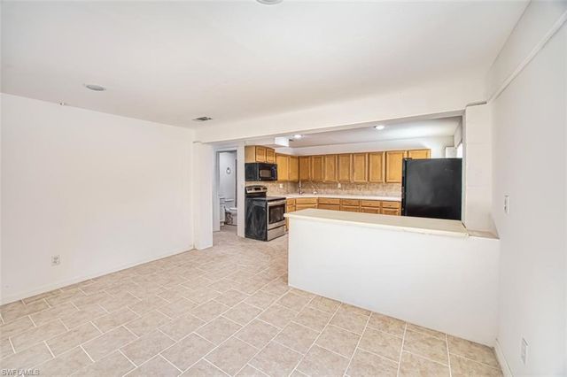 2727 48th ST SW, Lehigh Acres, FL 33976