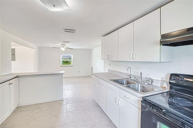 2727 48th ST SW, Lehigh Acres, FL 33976