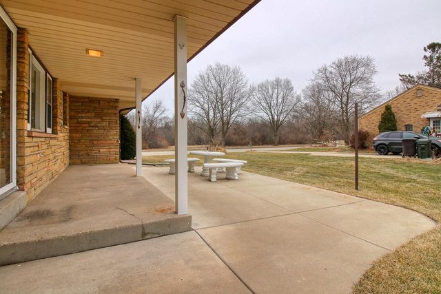 1000 17th AVENUE, South Milwaukee, WI 53172