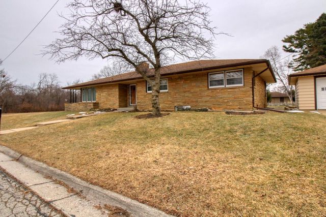 1000 17th AVENUE, South Milwaukee, WI 53172