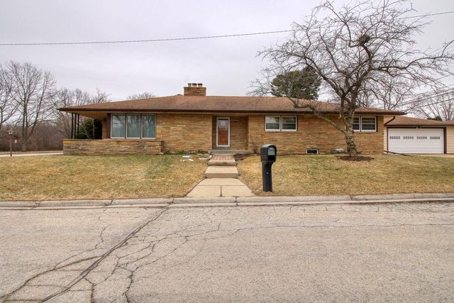 1000 17th AVENUE, South Milwaukee, WI 53172