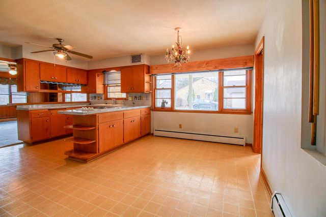 1000 17th AVENUE, South Milwaukee, WI 53172