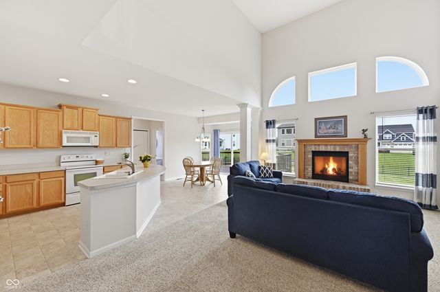 7851 Friends Creek, Avon, IN 46123