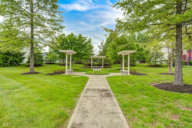 7851 Friends Creek, Avon, IN 46123