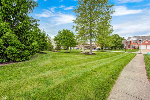 7851 Friends Creek, Avon, IN 46123