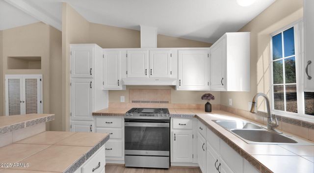 37705 N 16TH Street, Phoenix, AZ 85086