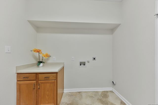 8406 Feather Trl, Helotes, TX 78023