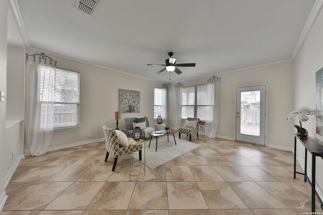 8406 Feather Trl, Helotes, TX 78023