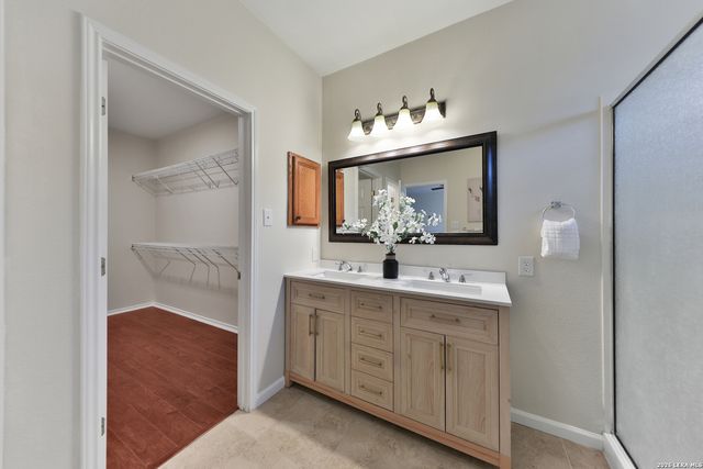 8406 Feather Trl, Helotes, TX 78023